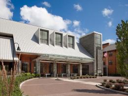 Entrance to the Shapiro Community Center at NewBridge on the Charles