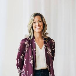 Catherine Stone headshot