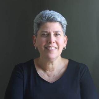 Headshot of Lesley Orlinsky